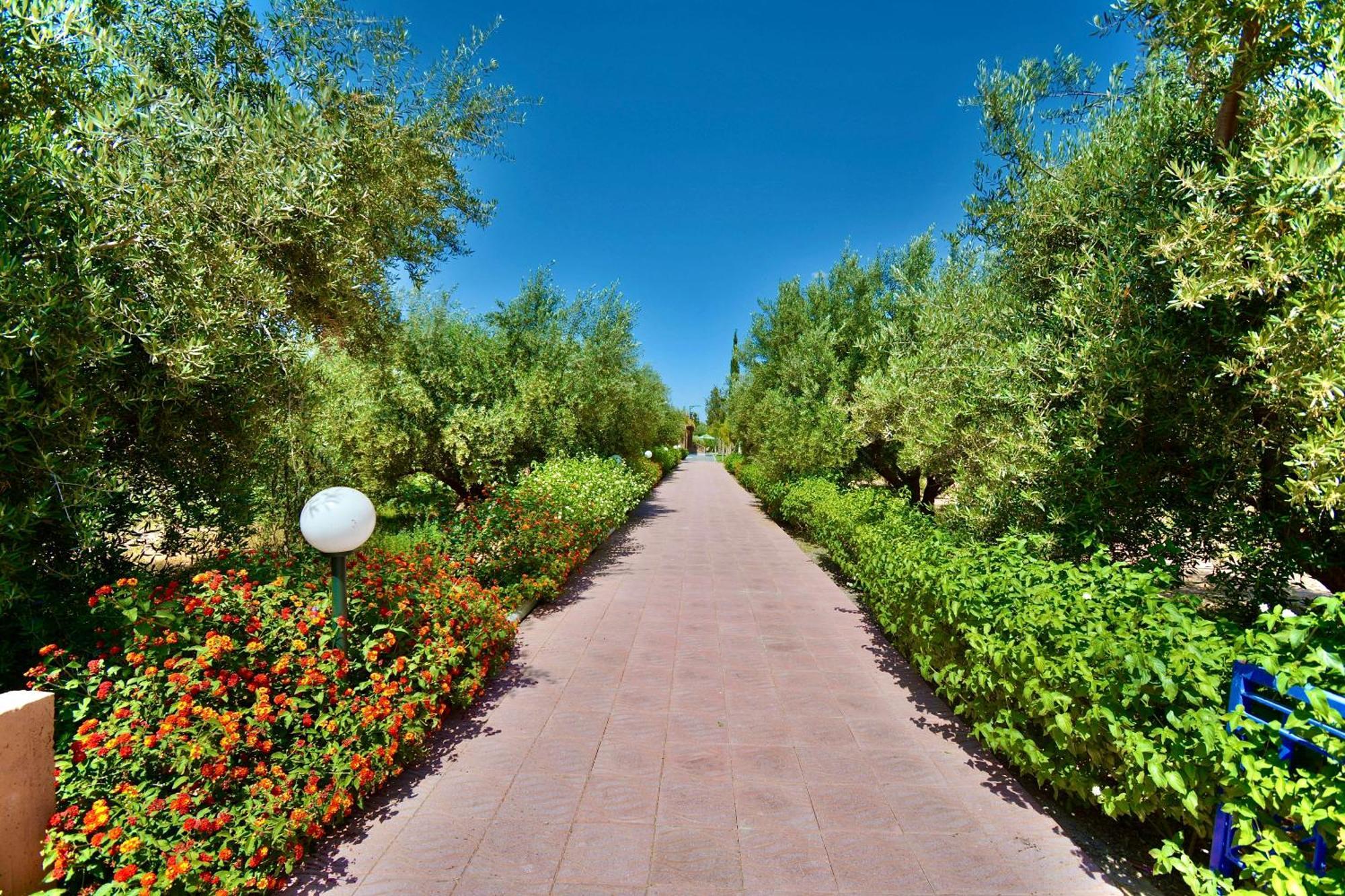Ferme De Vacances Avec Une Grande Villa A Marrakech 马拉喀什 外观 照片